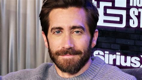 jake gyllenhaal is legally blind